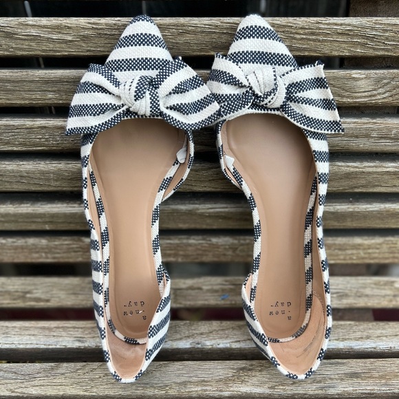 a new day Shoes - Adorable canvas loafers with bow and stripes
